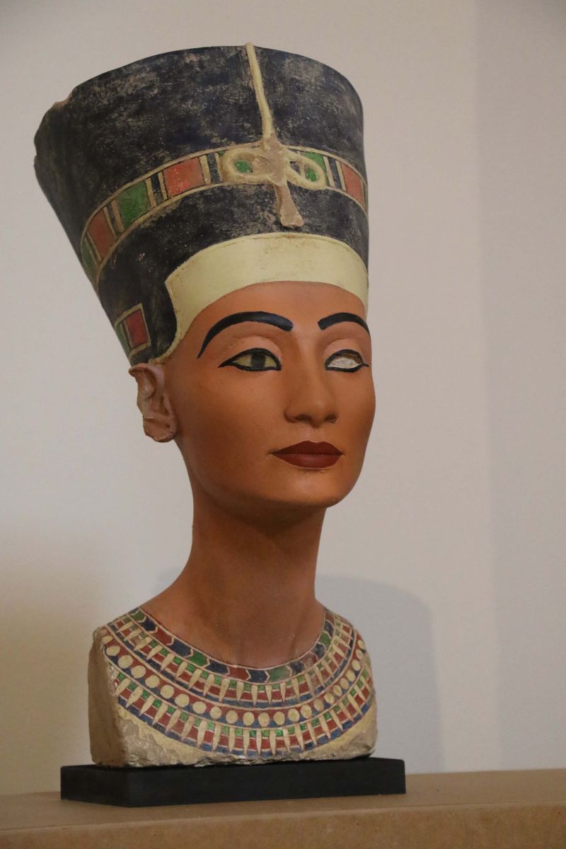 BUSTO DE NEFERTITI