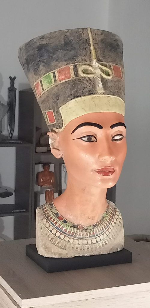 BUSTO DE NEFERTITI