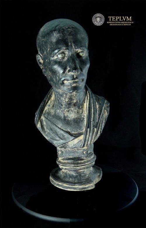 BUSTO EN PIEDRA DEL EMPERADOR ROMANO JULIO CESAR
