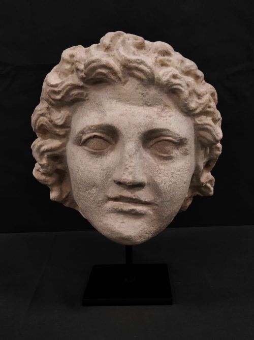 CABEZA EN PIEDRA DE ALEJANDRO MAGNO UNICA