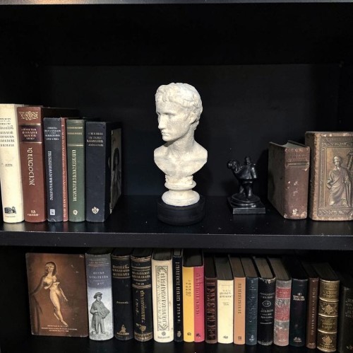 El Legado del Primer Emperador: Exclusivo Busto de Octavio Augusto en piedra