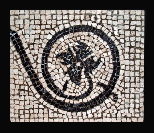 MOSAICO ROMANO DE UN DETALLE FLORAL